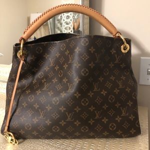 Authentic Louis Vuitton Artsy MM